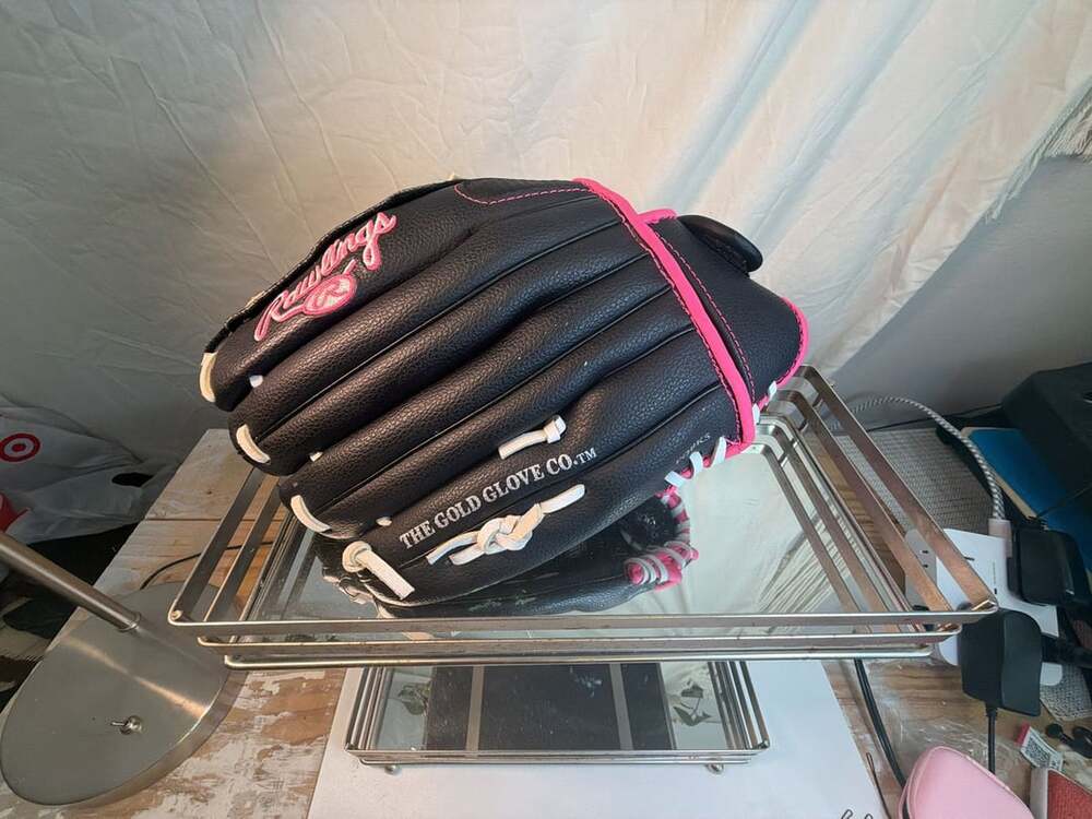 Rawlings WFP115 Fast Pitch Softball Youth Glove 11.5" RHT Black and Pink
